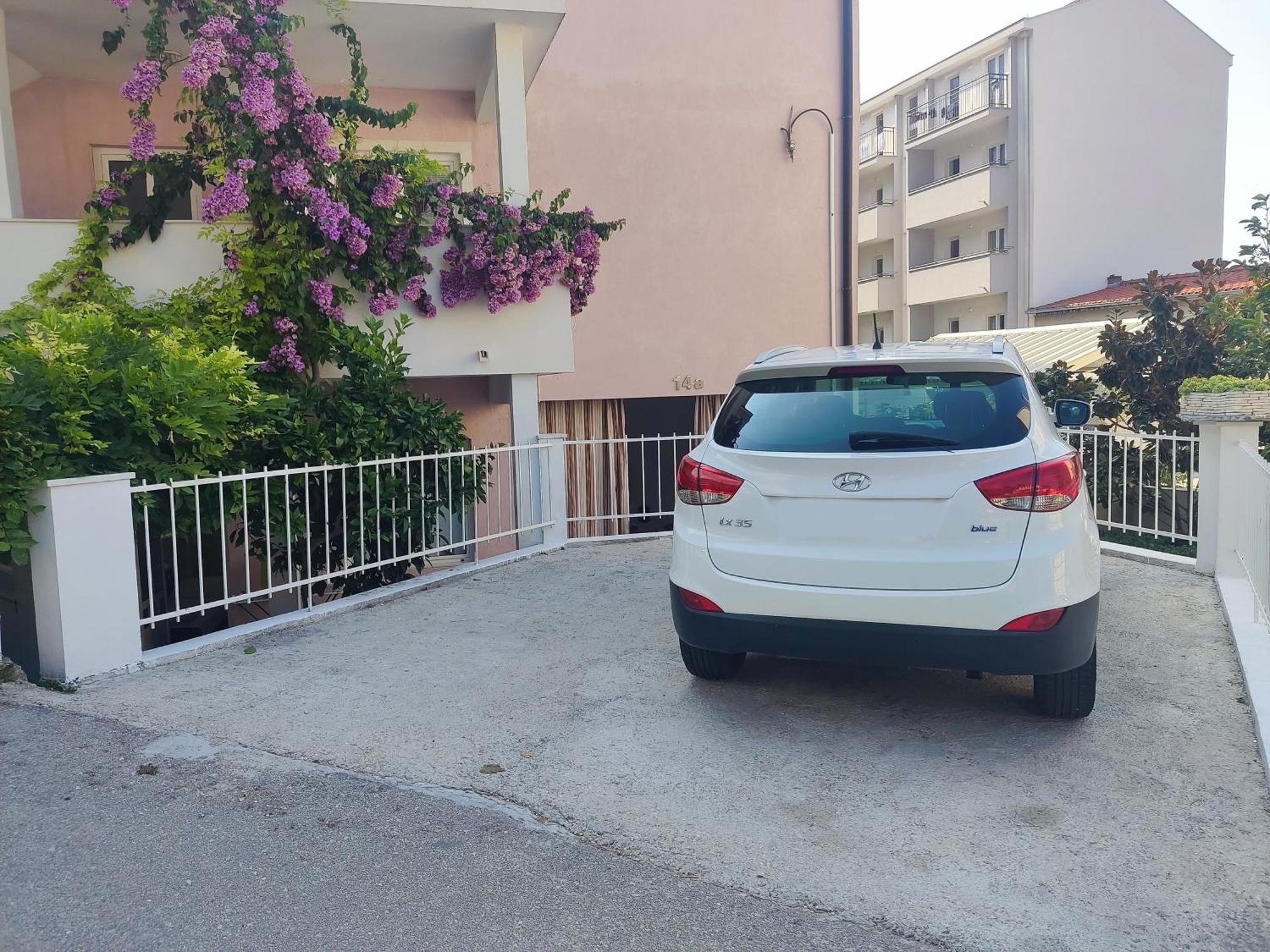 Apartments Vodanovic Podgora Esterno foto