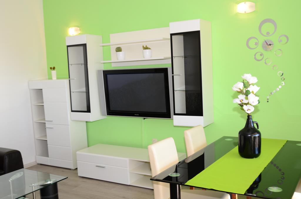 Apartments Vodanovic Podgora Esterno foto