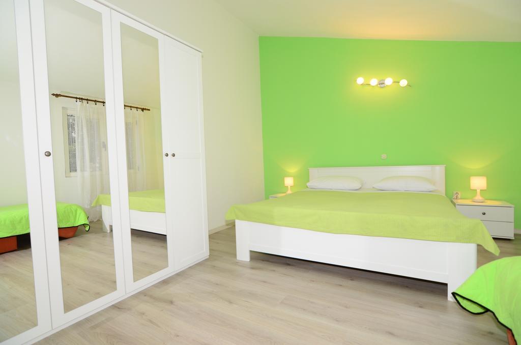 Apartments Vodanovic Podgora Esterno foto